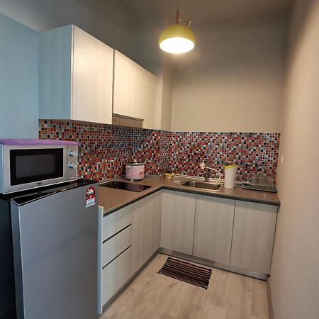 Jesselton Quay Suites Kota Kinabalu Extérieur photo